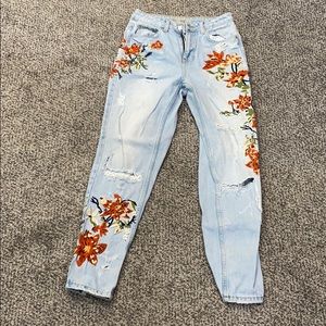 Embroidered ripped mom jeans